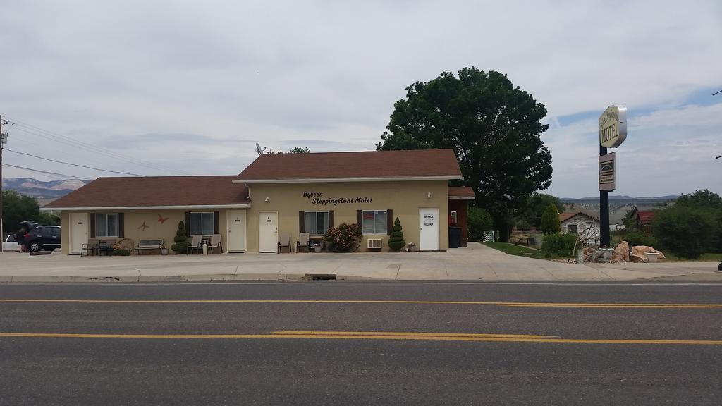 Bybee'S Steppingstone Motel Tropic Exterior photo