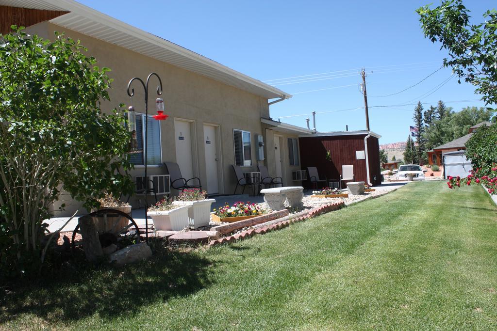 Bybee'S Steppingstone Motel Tropic Exterior photo