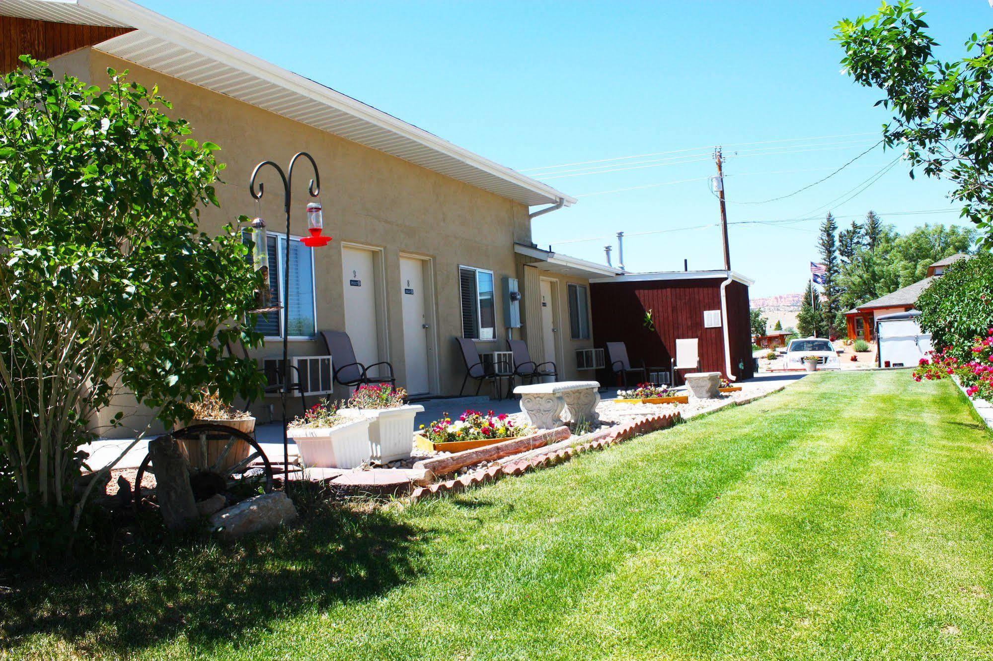 Bybee'S Steppingstone Motel Tropic Exterior photo